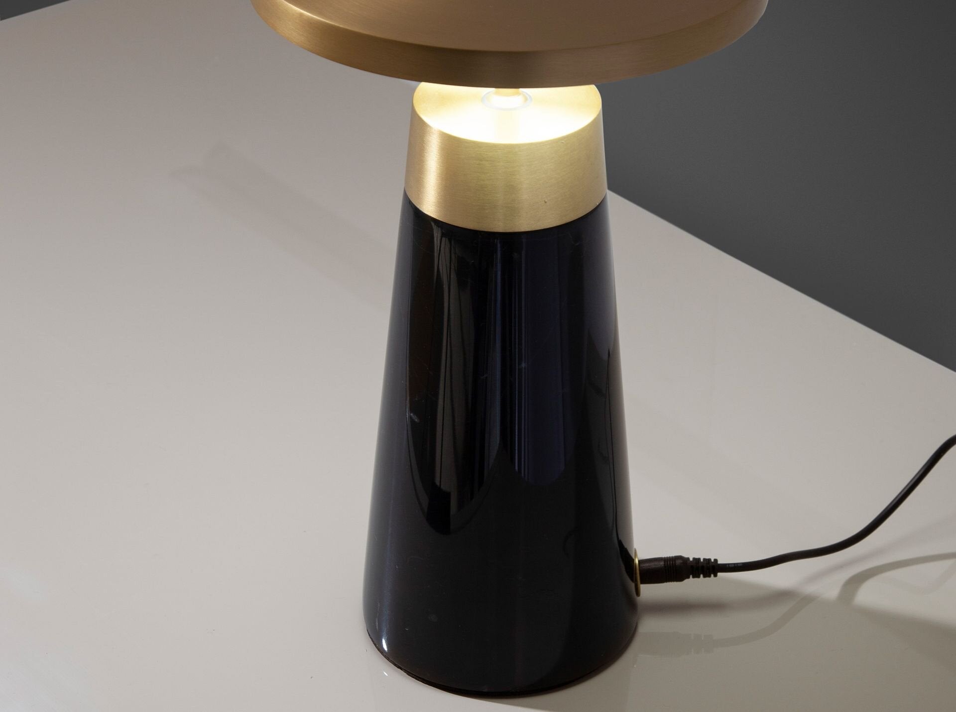 Bordlampe svart marmor