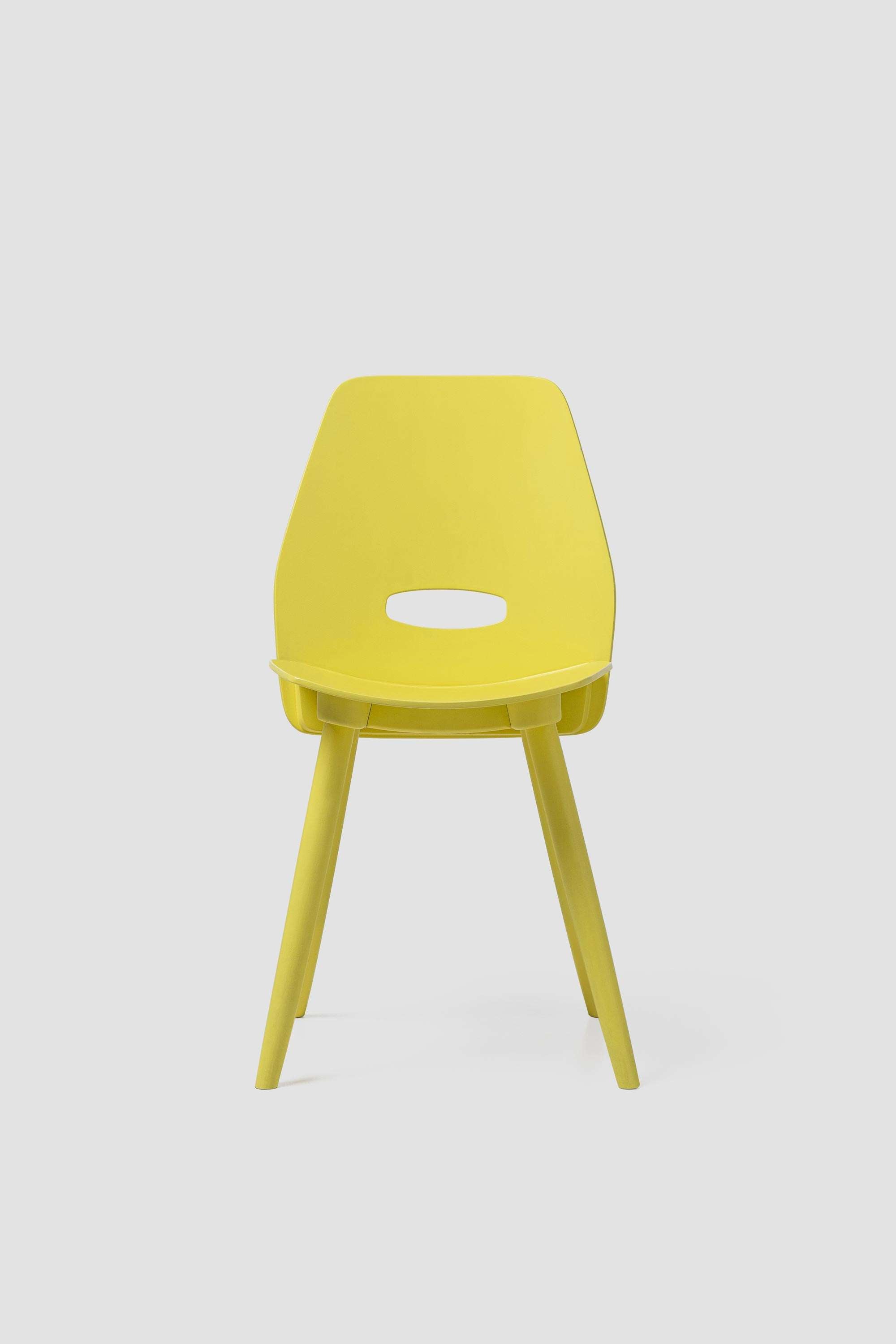 Grand F Chair