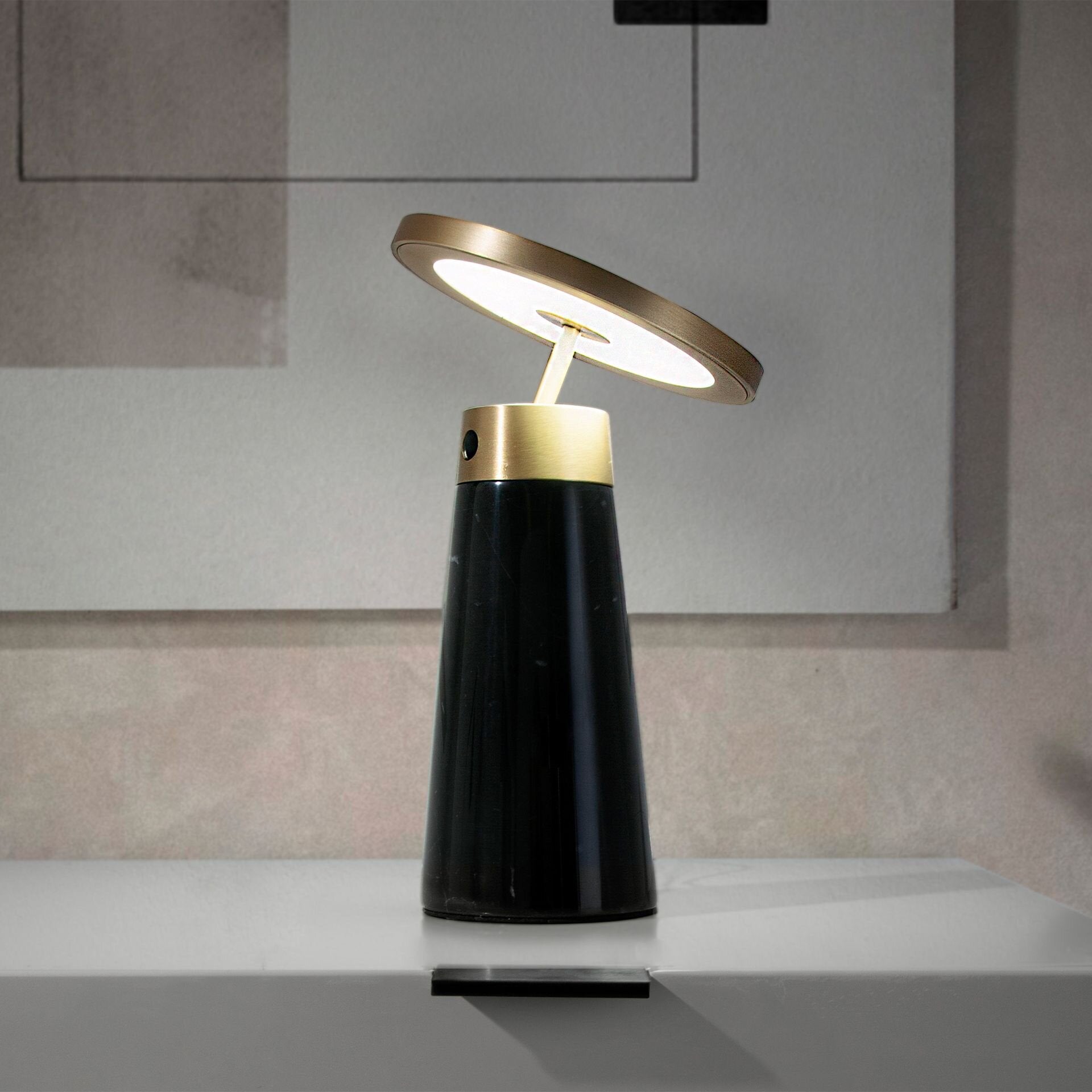 Bordlampe svart marmor