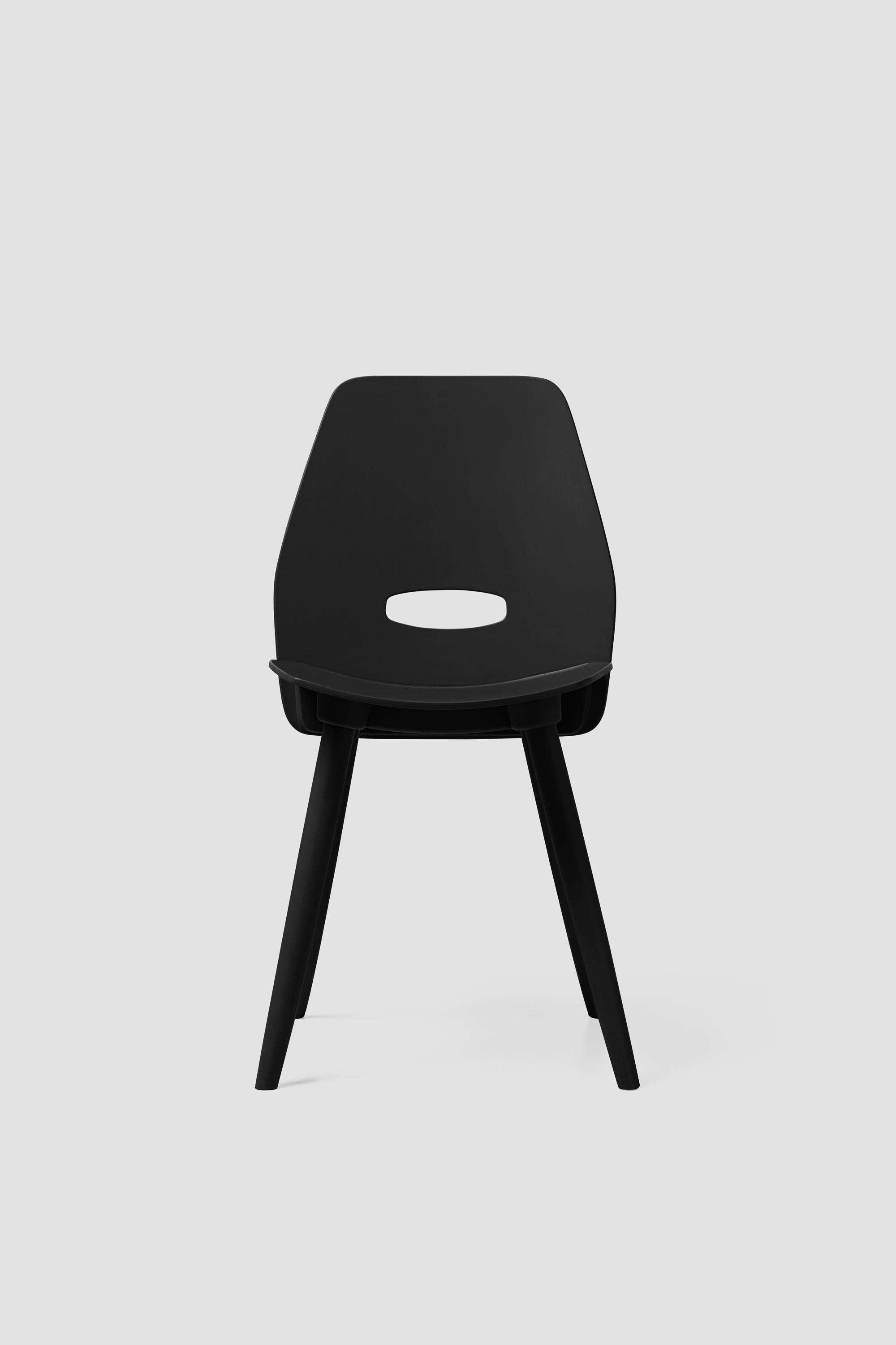 Grand F Chair Black