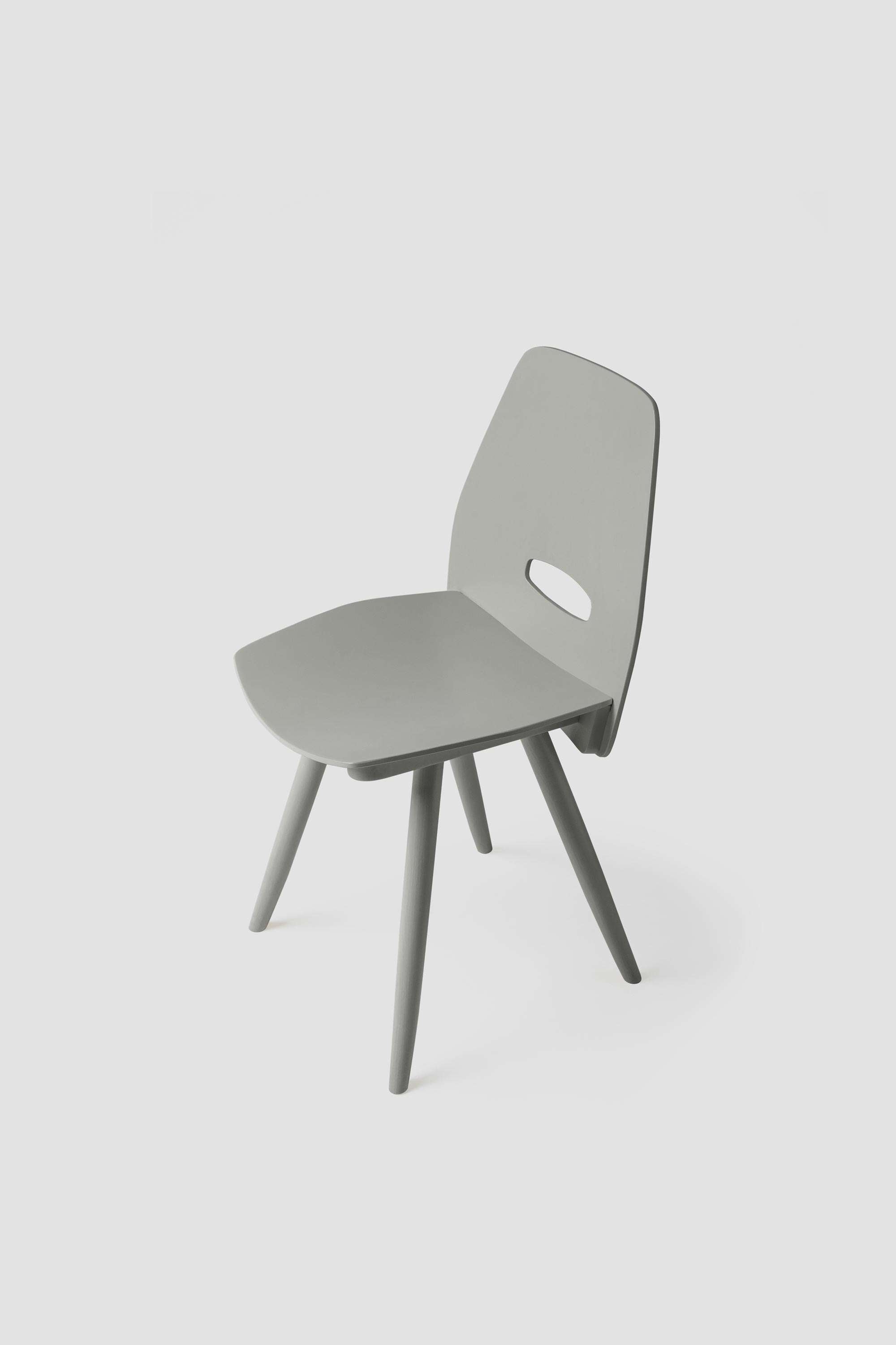 Grand F Chair Grey